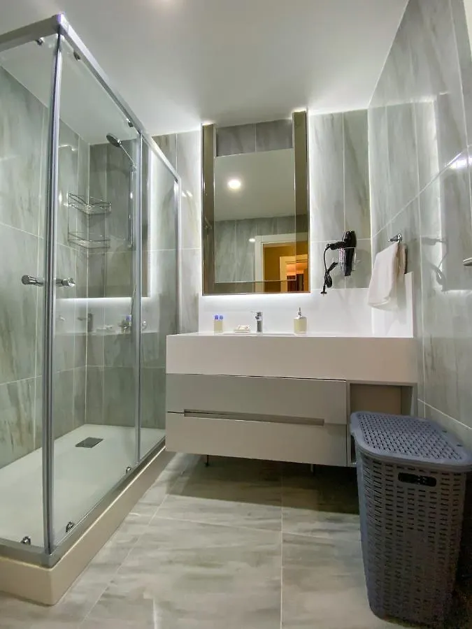 Brand-New Elegant 1-Bedroom Apartment 이스탄불